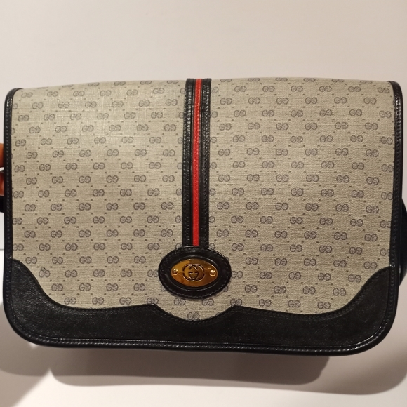 Authentic Vintage Gucci Micro GG Supreme Crossbody - Picture 2 of 16